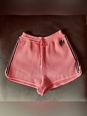 Gucci x Adidas Knit Shorts pink (fits up to medium)